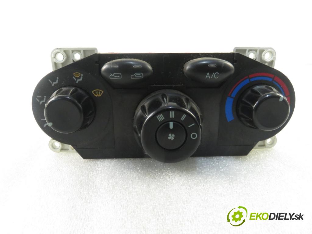 HYUNDAI SANTA FÉ I (SM) SUV 2001 83,00 2.0 CRDi 4x4 113 - D4EA 1991,00 Panel topení KLIMATIZACE: 9725026XXX