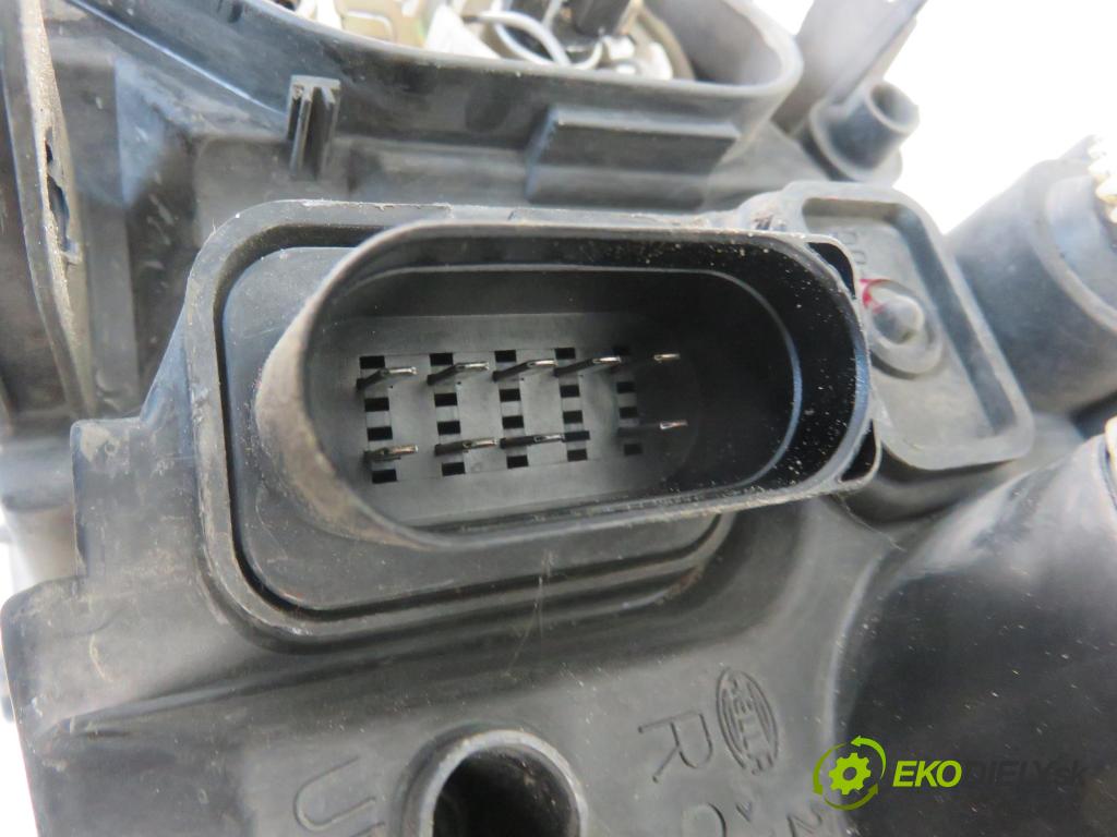 SKODA FABIA I SEDAN (6Y3) SEDAN 2006 47,00 1.2 - AZQ 1198,00 Svetlo PP