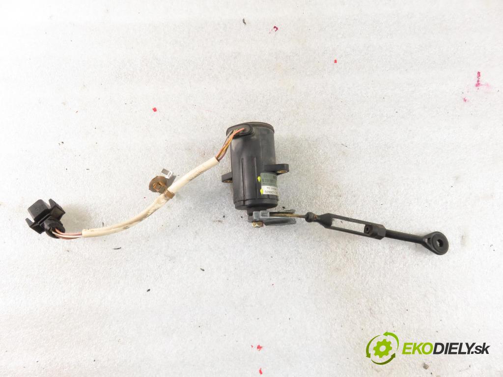 AUDI A4 (8D2, B5) SEDAN 1997 81,00 1.9 TDI 110 - AFN 1896,00 Potenciometer plynu 0281002229 ; 028907475S (Pedále)