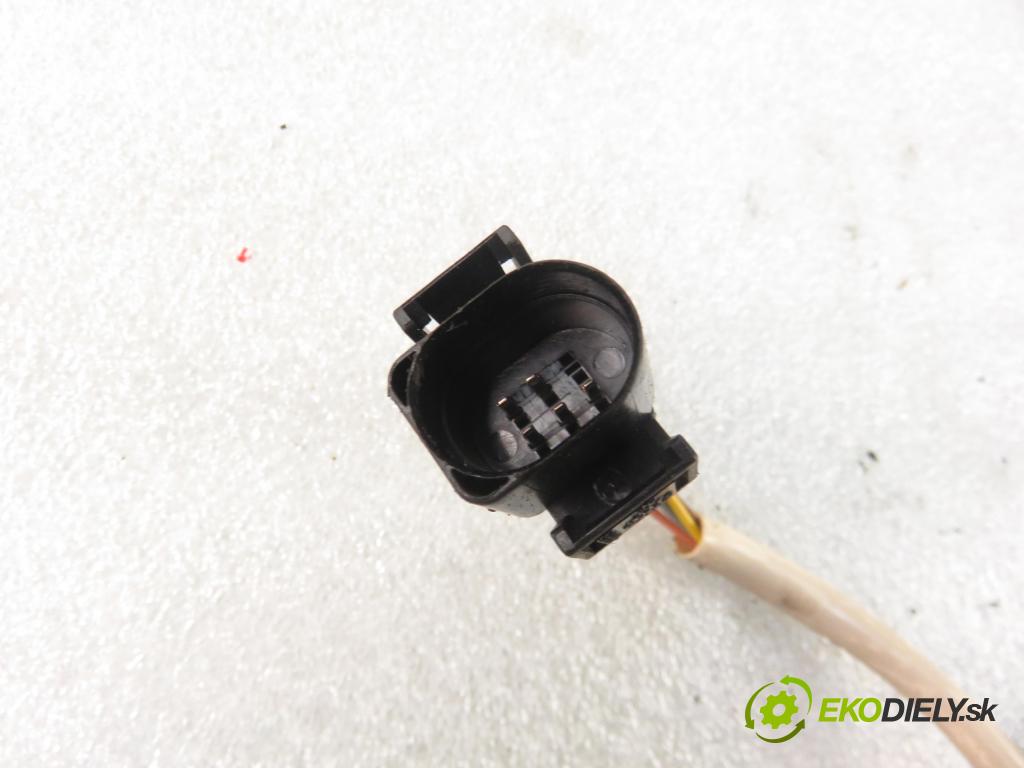 AUDI A4 (8D2, B5) SEDAN 1997 81,00 1.9 TDI 110 - AFN 1896,00 Potenciometer plynu 0281002229 ; 028907475S (Pedále)