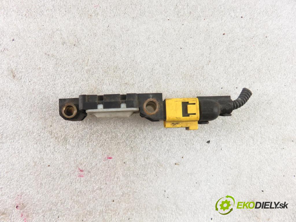 AUDI A3 (8P1) HB 2003 77,00 1.9 TDI PD 105 - BKC 1896,00 Snímač nárazu 8E0959651B (Snímače nárazu)