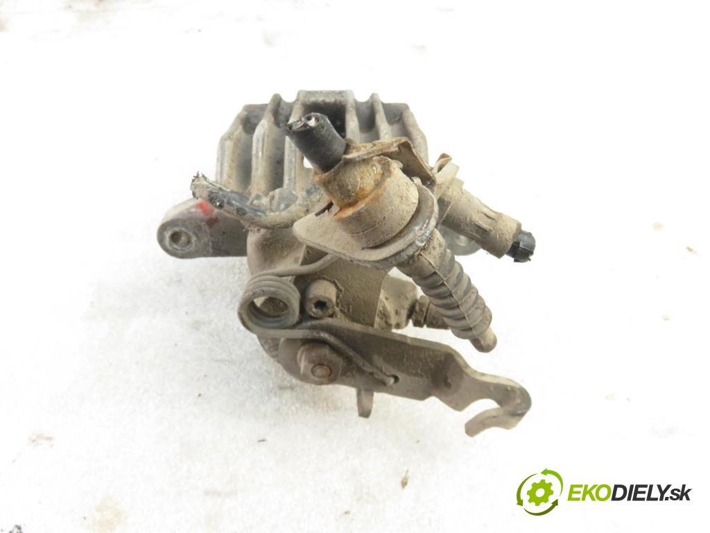 AUDI A3 (8P1) HB 2003 77,00 1.9 TDI PD 105 - BKC 1896,00 Brzdič strmeň pravé zadné