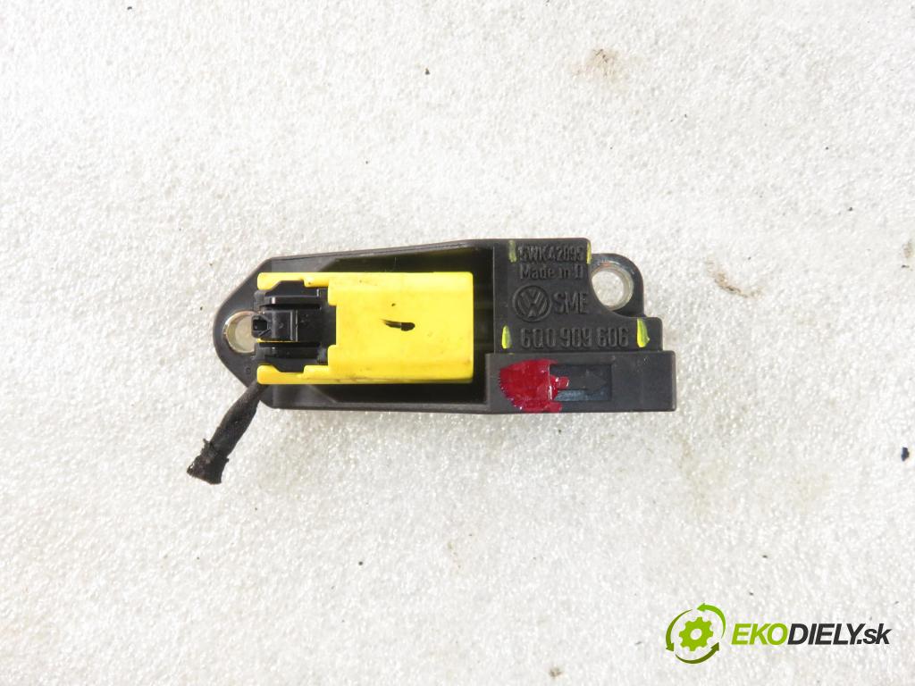 VW PASSAT B5.5 Variant (3B6) KOMBI 2002 96,00 1.9 TDI 4motion - AVF 1896,00 Snímač nárazu 5WK42895 ; 6Q0909606 (Snímače nárazu)