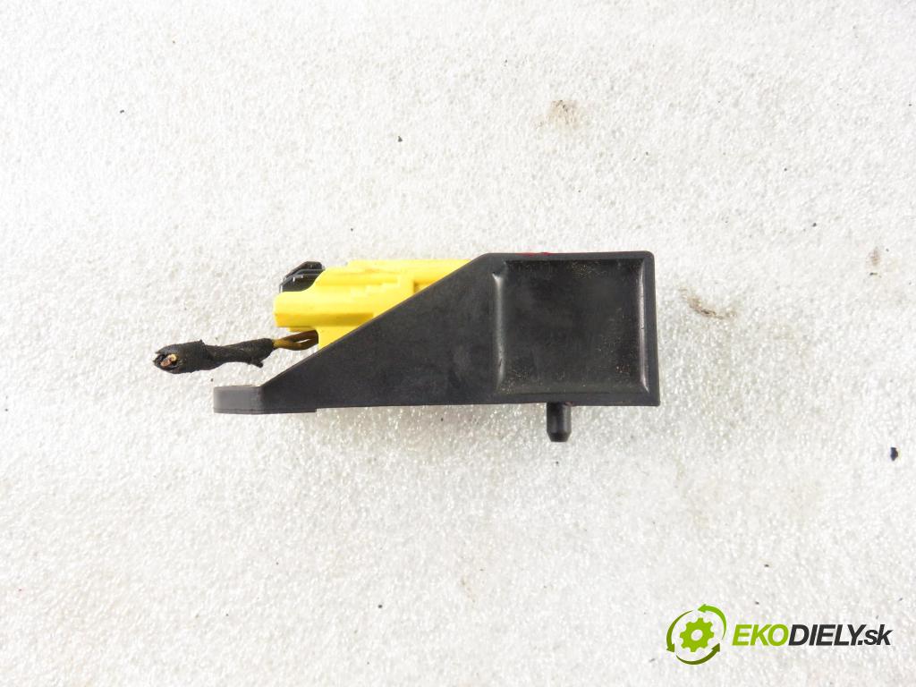 VW PASSAT B5.5 Variant (3B6) KOMBI 2002 96,00 1.9 TDI 4motion - AVF 1896,00 Snímač nárazu 5WK42895 ; 6Q0909606 (Snímače nárazu)