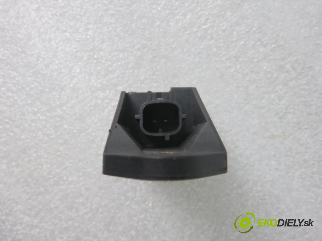 VW PASSAT B5.5 Variant (3B6) KOMBI 2002 96,00 1.9 TDI 4motion - AVF 1896,00 Snímač nárazu 5WK42895 ; 6Q0909606 (Snímače nárazu)