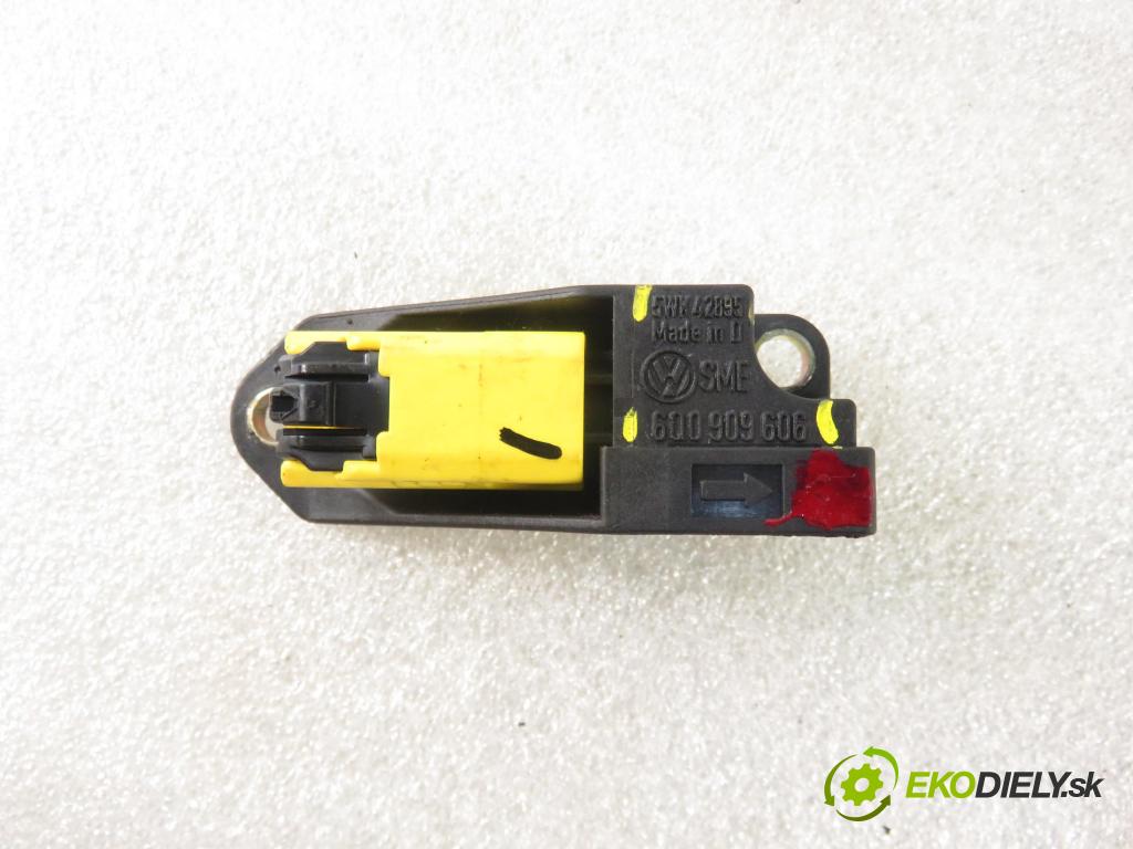 VW PASSAT B5.5 Variant (3B6) KOMBI 2002 96,00 1.9 TDI 4motion - AVF 1896,00 Snímač nárazu 5WK42895 ; 6Q0909606 (Snímače nárazu)