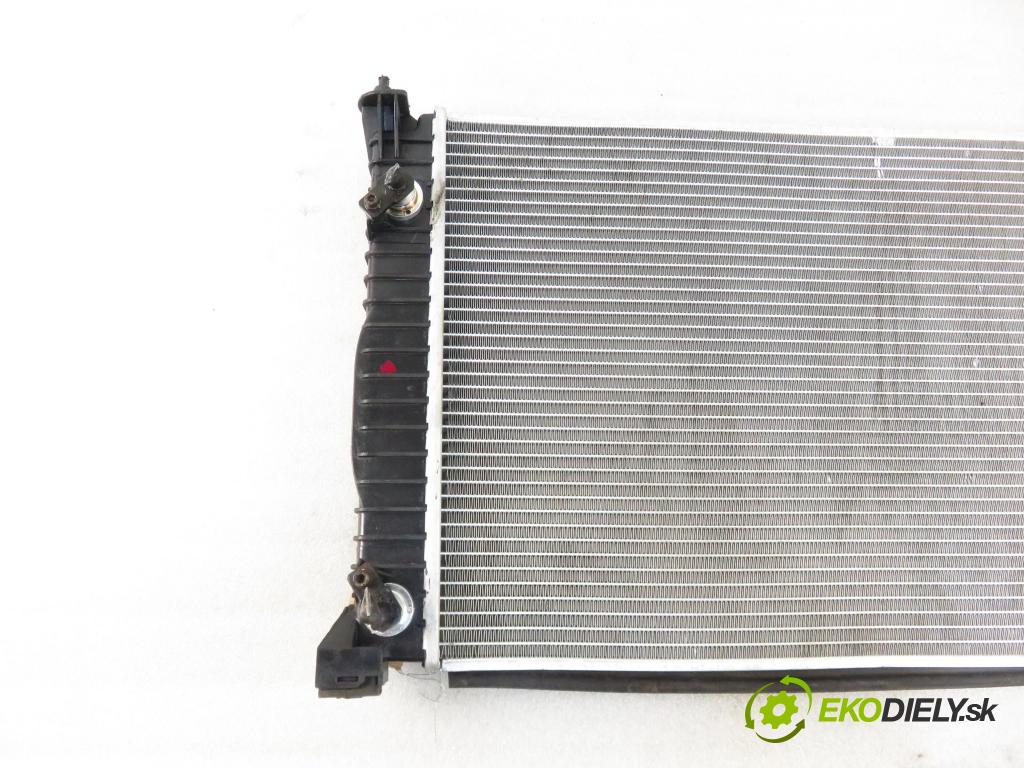 AUDI A4 (8E2, B6) SEDAN 2002 96,00 1.9 TDI PD 130 1896,00 chladič vody