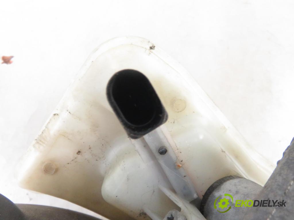 AUDI A4 (8E2, B6) SEDAN 2002 96,00 1.9 TDI PD 130 1896,00 Posilovač 8E0612105M (Servočerpadlá, pumpy riadenia)