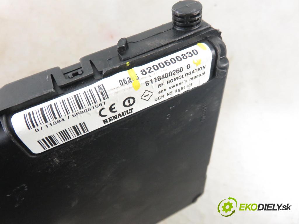 RENAULT SCENIC II (JM0/1_) MINIVAN 2006 96,00 1.9 dCi (JM15) - F9Q 804 1870,00 MODUL BSI 8200606830 ; S118400260G