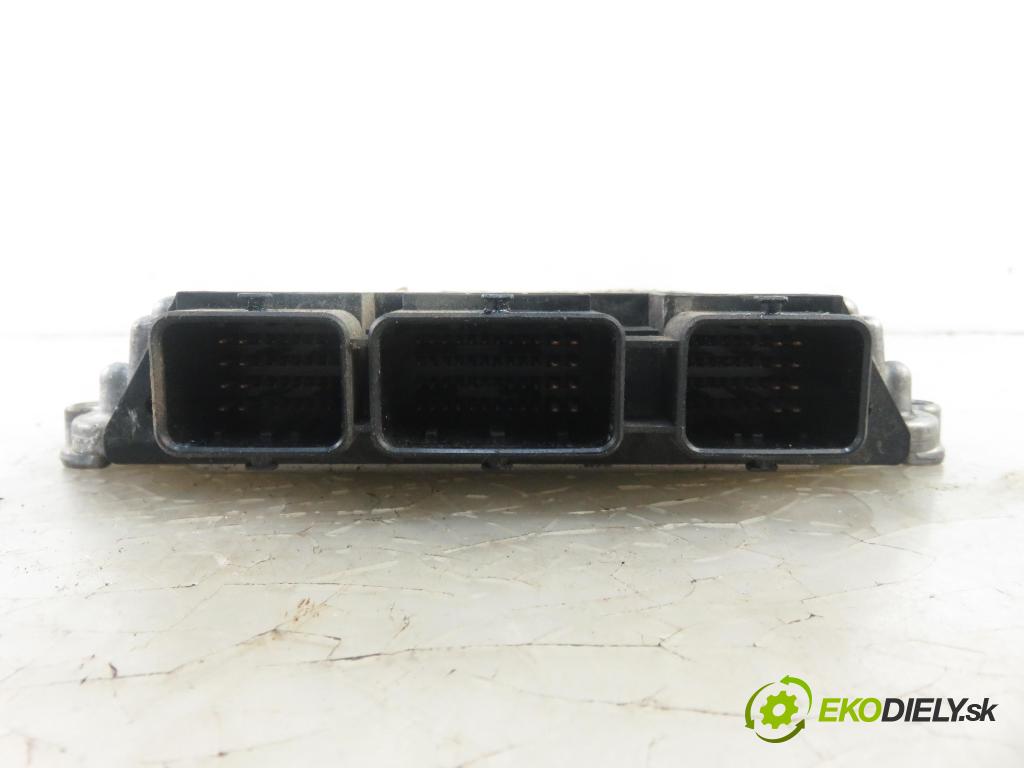 RENAULT SCENIC II (JM0/1_) MINIVAN 2006 96,00 1.9 dCi (JM15) - F9Q 804 1870,00 řídící jednotka motora 0281013366 ; 8200601334 ; 8200631560