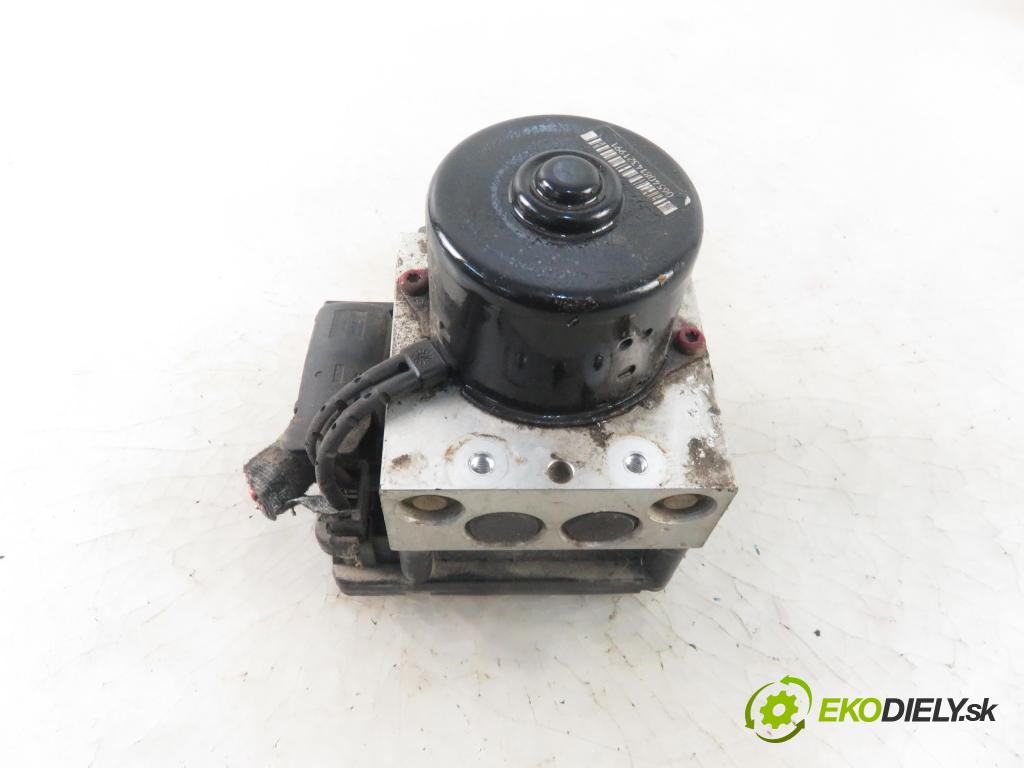 VW GOLF IV (1J1) HB 1998 66,00 1.9 TDI - AGR 1896,00 Pumpa ABS 1J0907379P ; 1J0614117D ; 10094903313 (Pumpy ABS)