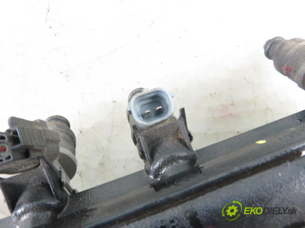 AUDI A3 (8P1) HB 2003 75,00 1.6 - BGU 1595,00 Lišta vstrekovacia 06A133317AC ; 06A906031BT (Vstrekovacie lišty)