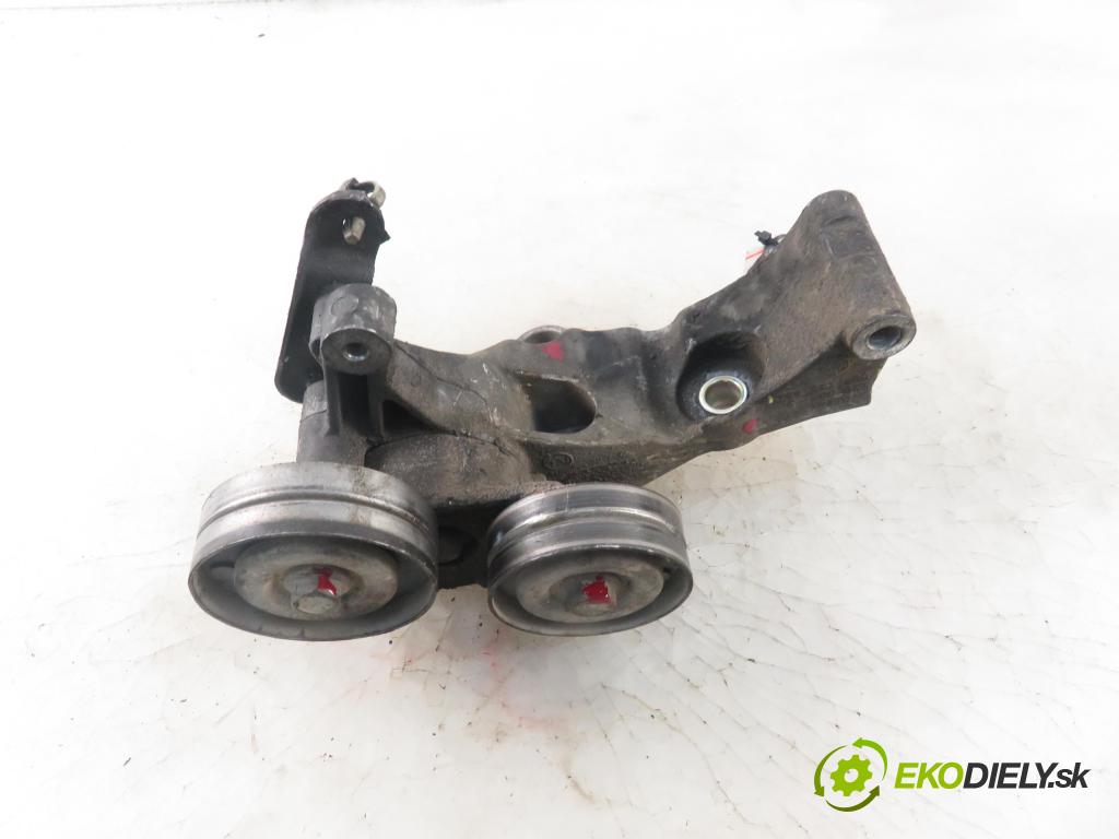 OPEL ASTRA G liftback (T98) HB 2001 55,00 1.7 DTI 16V - Y 17 DT 1686,00 uchycení alternátora 897222554
