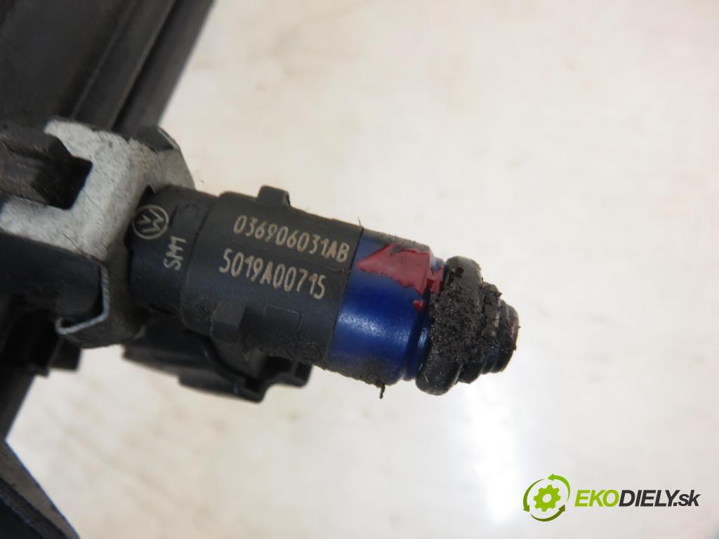 SEAT IBIZA III (6L1) HB 2005 55,00 1.4 16V - BKY 1390,00 Lišta vstrekovacia 036133319BH ; 036906031AB ; 036133320 (Vstrekovacie lišty)