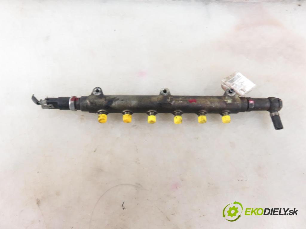 VOLVO S60 I (384) SEDAN 2002 120,00 2.4 D5 - D 5244 T 2401,00 Lišta vstrekovacia 8658252 ; 0445215010 ; 8631588 (Vstrekovacie lišty)