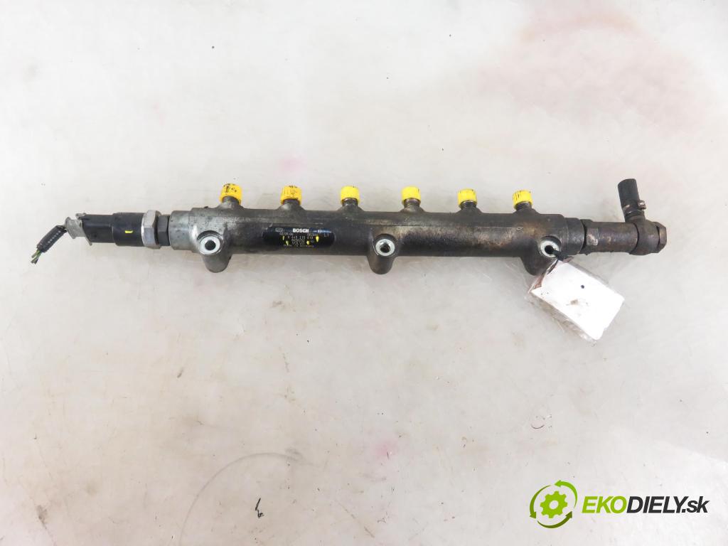 VOLVO S60 I (384) SEDAN 2002 120,00 2.4 D5 - D 5244 T 2401,00 Lišta vstrekovacia 8658252 ; 0445215010 ; 8631588 (Vstrekovacie lišty)