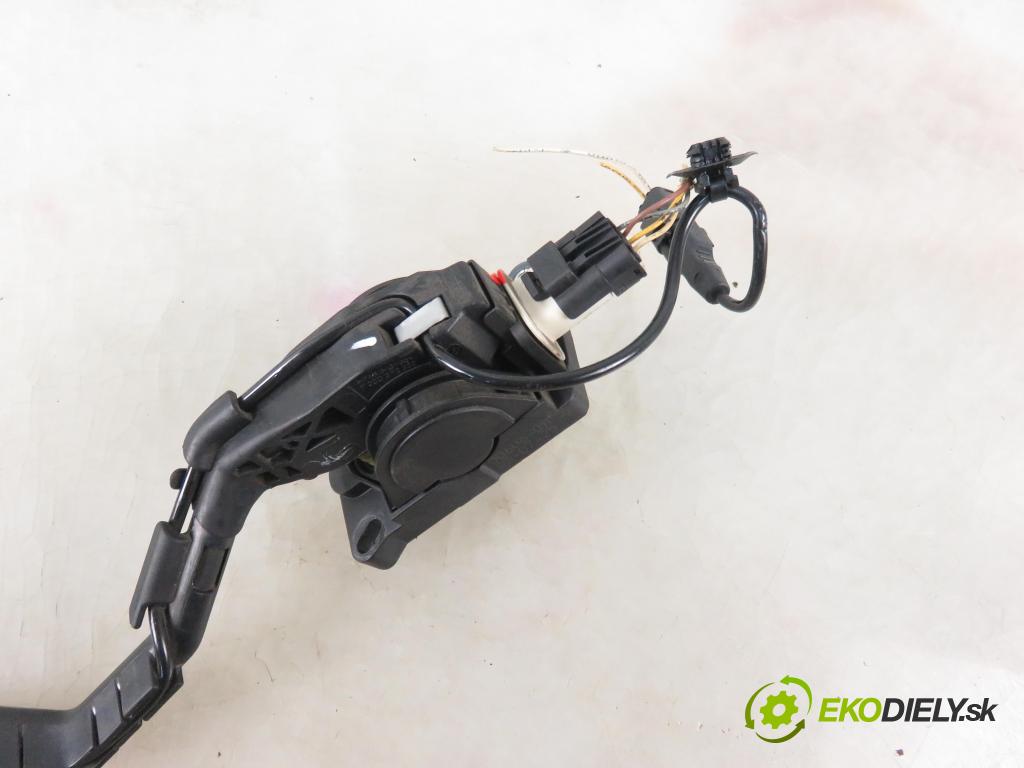 PEUGEOT 407 (6D_) SEDAN 2006 100,00 2.0 HDi 135 - RHR 1997,00 Potenciometer plynu 9650341780 ; 0280755012 (Pedále)