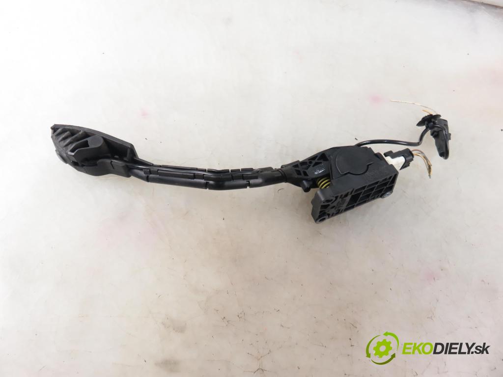 PEUGEOT 407 (6D_) SEDAN 2006 100,00 2.0 HDi 135 - RHR 1997,00 Potenciometer plynu 9650341780 ; 0280755012 (Pedále)