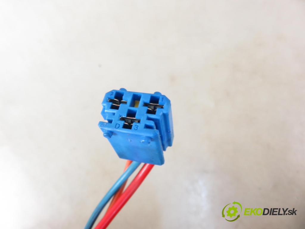 CITROEN XSARA PICASSO (N68) MINIVAN 2008 80,00 1.6 HDi - 9HZ (DV6TED4) 1560,00 spinačka  (Spínacie skrinky a kľúče)