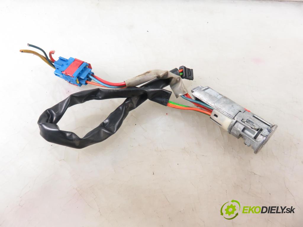 CITROEN XSARA PICASSO (N68) MINIVAN 2008 80,00 1.6 HDi - 9HZ (DV6TED4) 1560,00 spinačka  (Spínacie skrinky a kľúče)