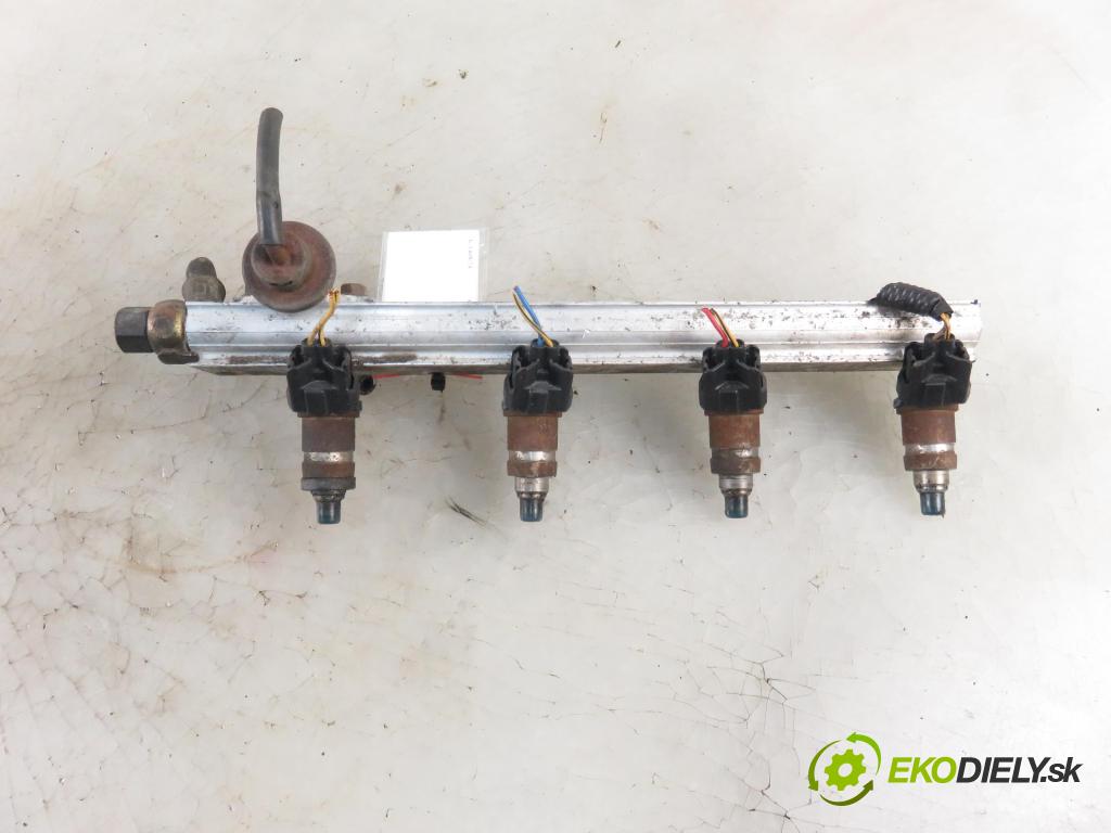 HONDA CIVIC VI Hatchback (EJ, EK) HB 1999 55,00 1.4 i (EJ9) - D14Z1 1396,00 Lišta vstrekovacia  (Vstrekovacie lišty)