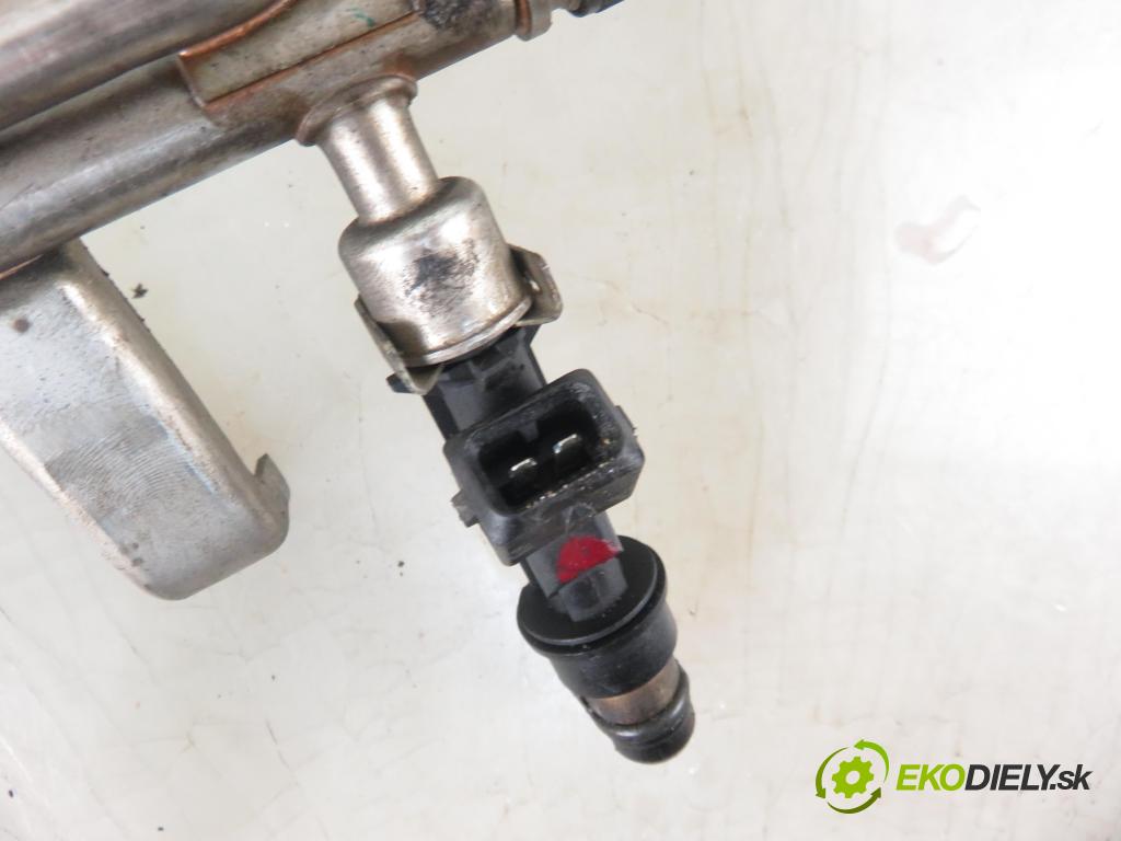 OPEL ASTRA G liftback (T98) HB 2003 66,00 1.4 16V - X 14 XE 1389,00 Lišta vstrekovacia 25313846 (Vstrekovacie lišty)