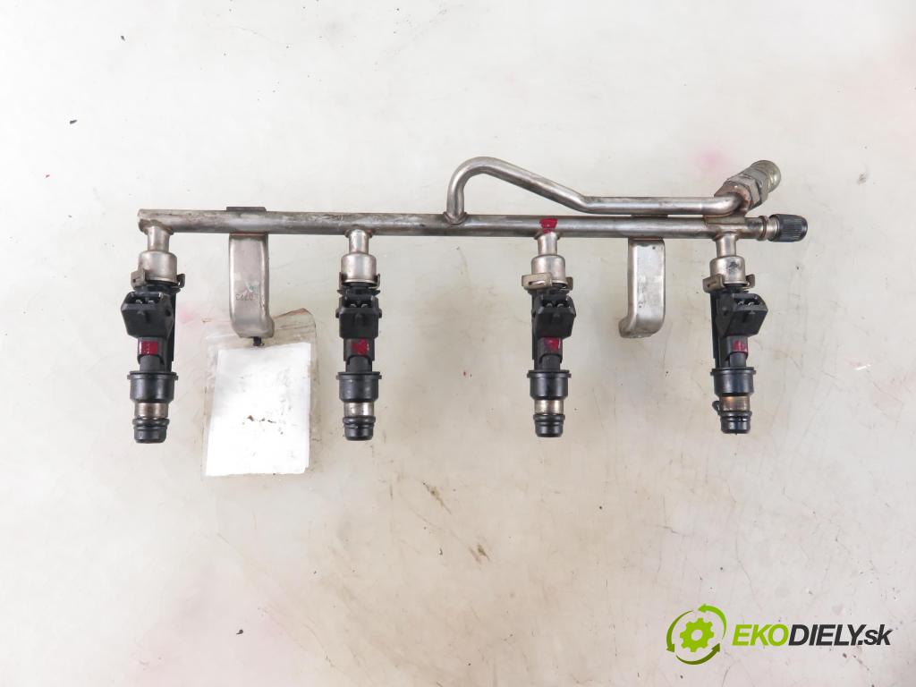 OPEL ASTRA G liftback (T98) HB 2003 66,00 1.4 16V - X 14 XE 1389,00 Lišta vstrekovacia 25313846 (Vstrekovacie lišty)