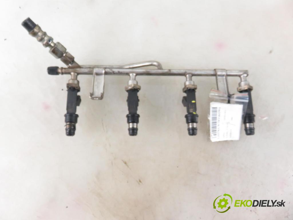 OPEL ASTRA G liftback (T98) HB 2003 66,00 1.4 16V - X 14 XE 1389,00 Lišta vstrekovacia 25313846 (Vstrekovacie lišty)