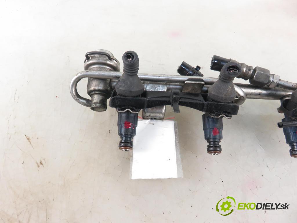 VW PASSAT B5.5 Variant (3B6) KOMBI 2002 110,00 1.8 T 20V - AWT 1781,00 Lišta vstrekovacia 0280156065 ; 06B133551M (Vstrekovacie lišty)