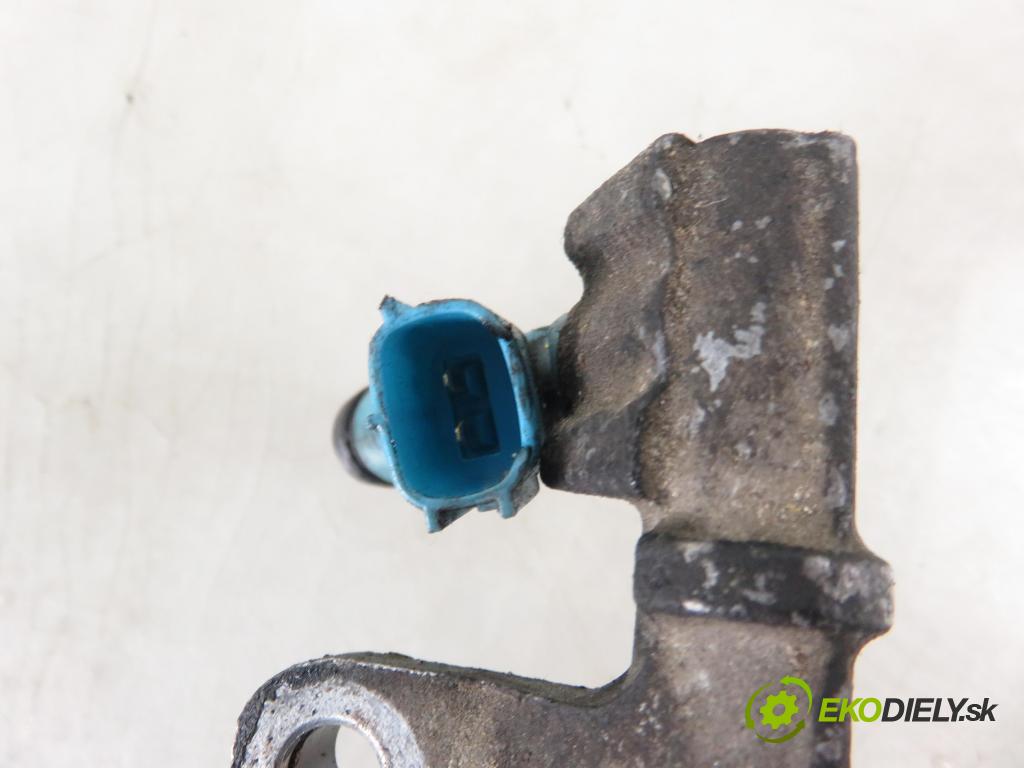 TOYOTA YARIS (_P1_) HB 2004 64,00 1.3 VVTi 87 - 2SZ-FE 1298,00 Lišta vstrekovacia 2325023020 (Vstrekovacie lišty)