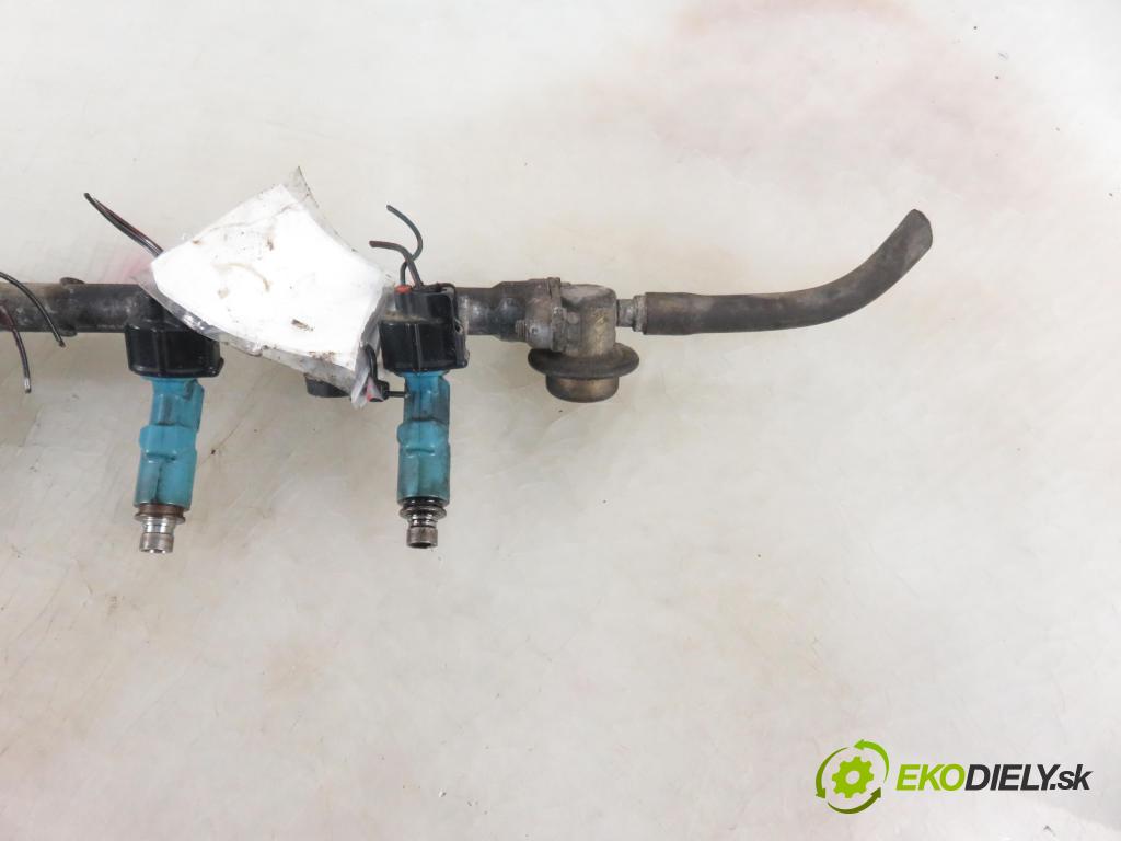 TOYOTA YARIS (_P1_) HB 2004 64,00 1.3 VVTi 87 - 2SZ-FE 1298,00 Lišta vstrekovacia 2325023020 (Vstrekovacie lišty)