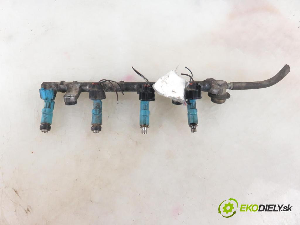 TOYOTA YARIS (_P1_) HB 2004 64,00 1.3 VVTi 87 - 2SZ-FE 1298,00 Lišta vstrekovacia 2325023020 (Vstrekovacie lišty)