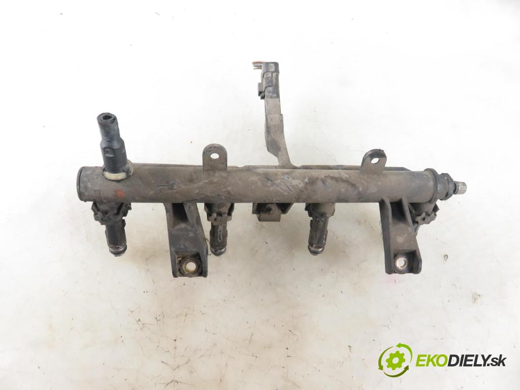 PEUGEOT 206 liftback (2A/C) HB 2001 440,00 1.1 i - HFX (TU1JP) 1124,00 Lišta vstrekovacia 9628982980D (Vstrekovacie lišty)