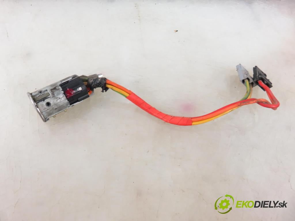 OPEL VIVARO A Autobus (X83) BUS 2005 74,00 1.9 CDTI 101 - F9Q 760 1870,00 spinačka  (Spínacie skrinky a kľúče)