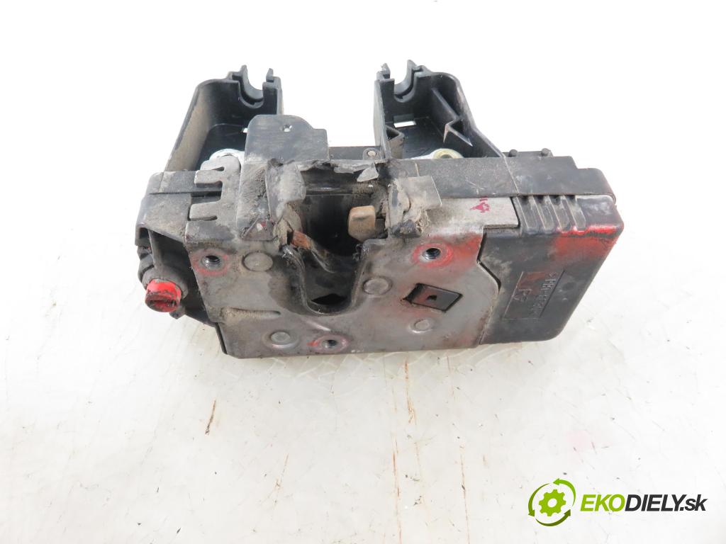 OPEL VIVARO A Autobus (X83) BUS 2005 74,00 1.9 CDTI 101 - F9Q 760 1870,00 zámok Dvere posúvne 8200004410 ; 91166239