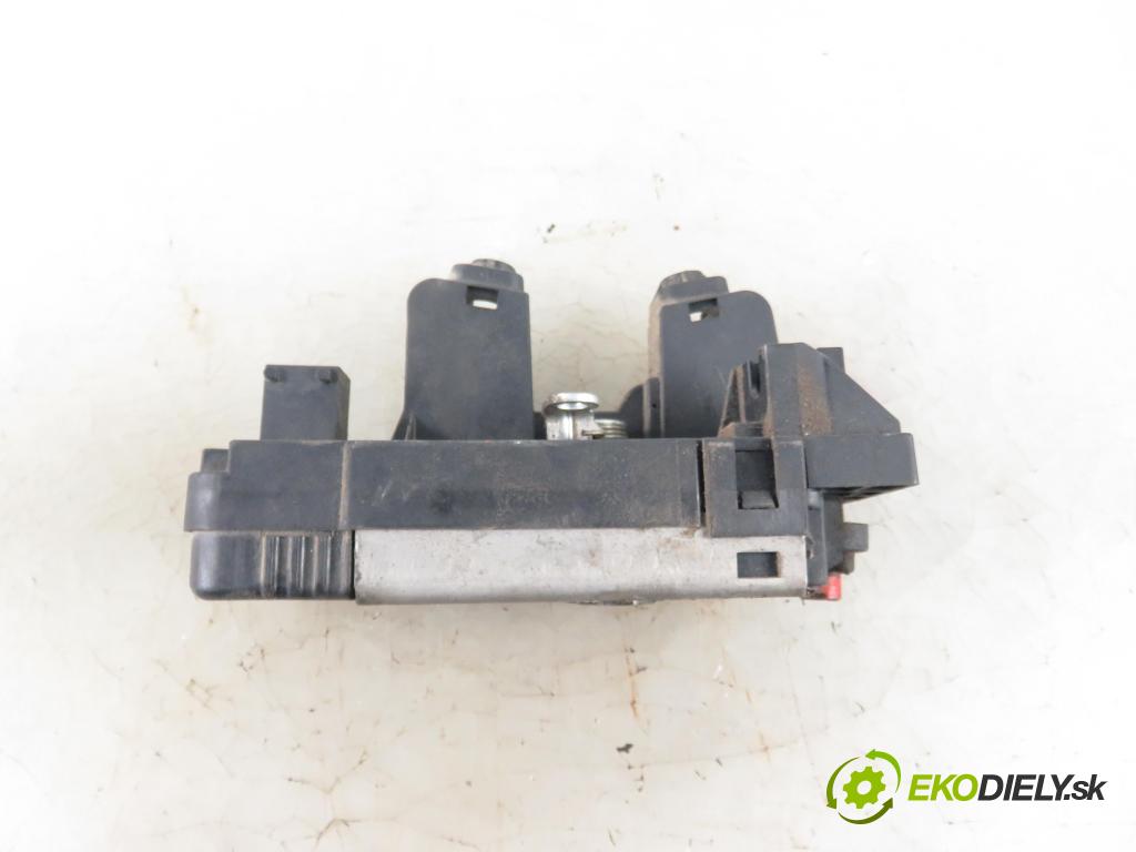 OPEL VIVARO A Autobus (X83) BUS 2005 74,00 1.9 CDTI 101 - F9Q 760 1870,00 zámok Dvere posúvne 8200004410 ; 91166239