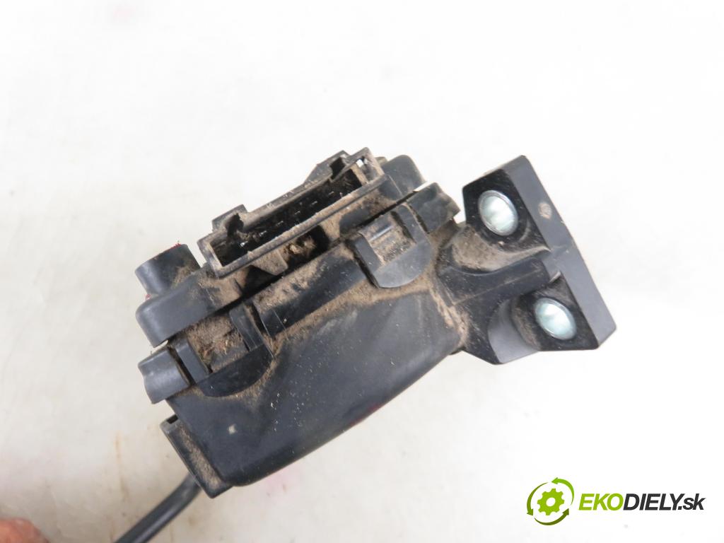 OPEL VIVARO A Autobus (X83) BUS 2005 74,00 1.9 CDTI 101 - F9Q 760 1870,00 Potenciometer plynu 7700313060 ; 6PV00811914 (Pedále)