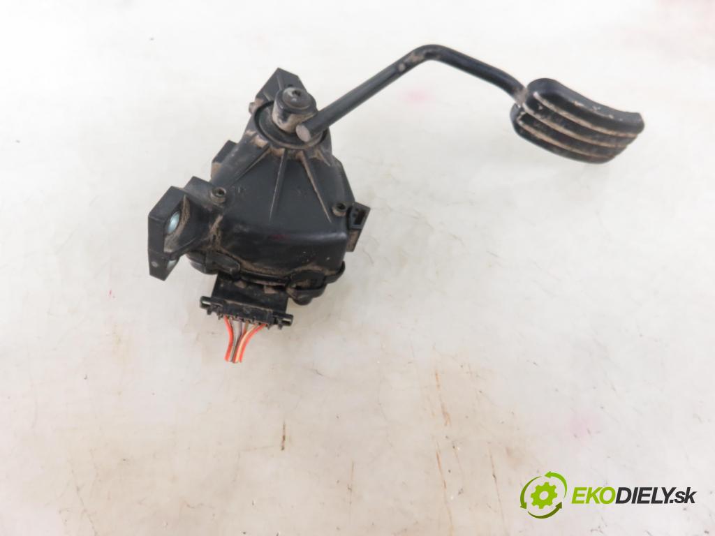 OPEL VIVARO A Autobus (X83) BUS 2005 74,00 1.9 CDTI 101 - F9Q 760 1870,00 Potenciometer plynu 7700313060 ; 6PV00811914 (Pedále)