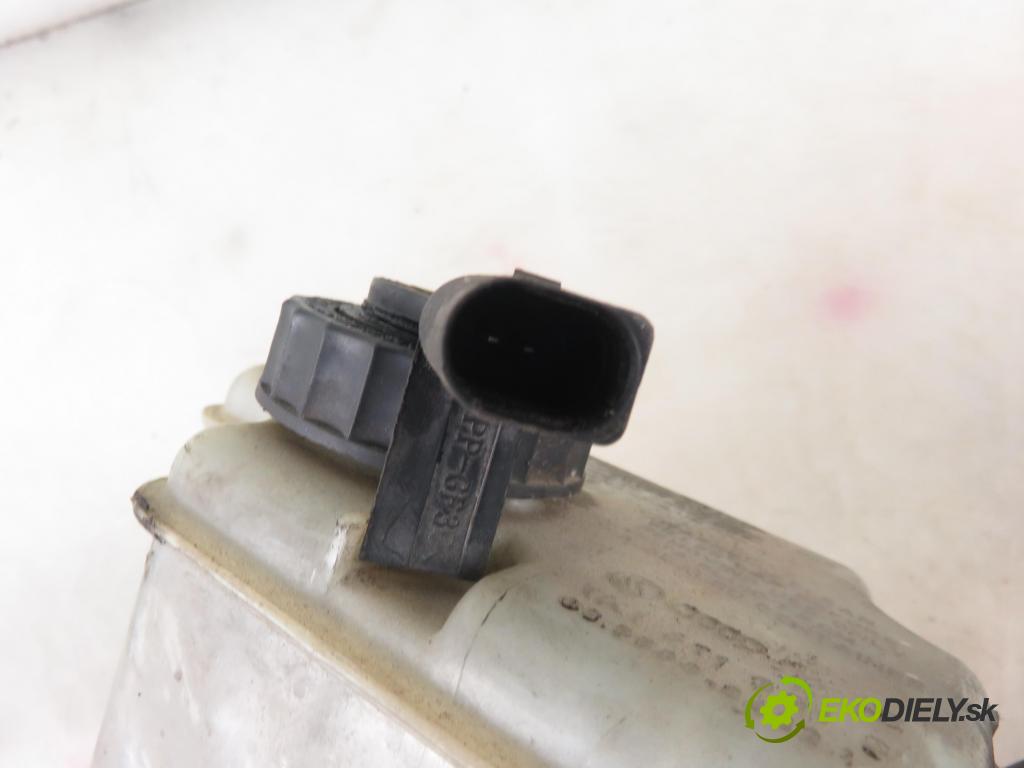 VW GOLF V (1K1) HB 2005 77,00 1.9 TDI PD 105 - BKC 1896,00 Posilovač 1K1614105AE ; 03786475014 (Servočerpadlá, pumpy riadenia)