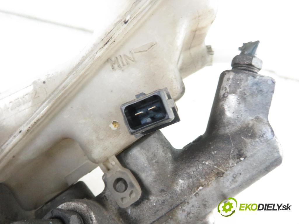 TOYOTA AVENSIS sedan (_T25_) LIFTBACK 2003 85,00 2.0 D-CAT 116- 1CD-FTV 1995,00 Posilovač 4720005170 ; 0204024541 (Servočerpadlá, pumpy riadenia)