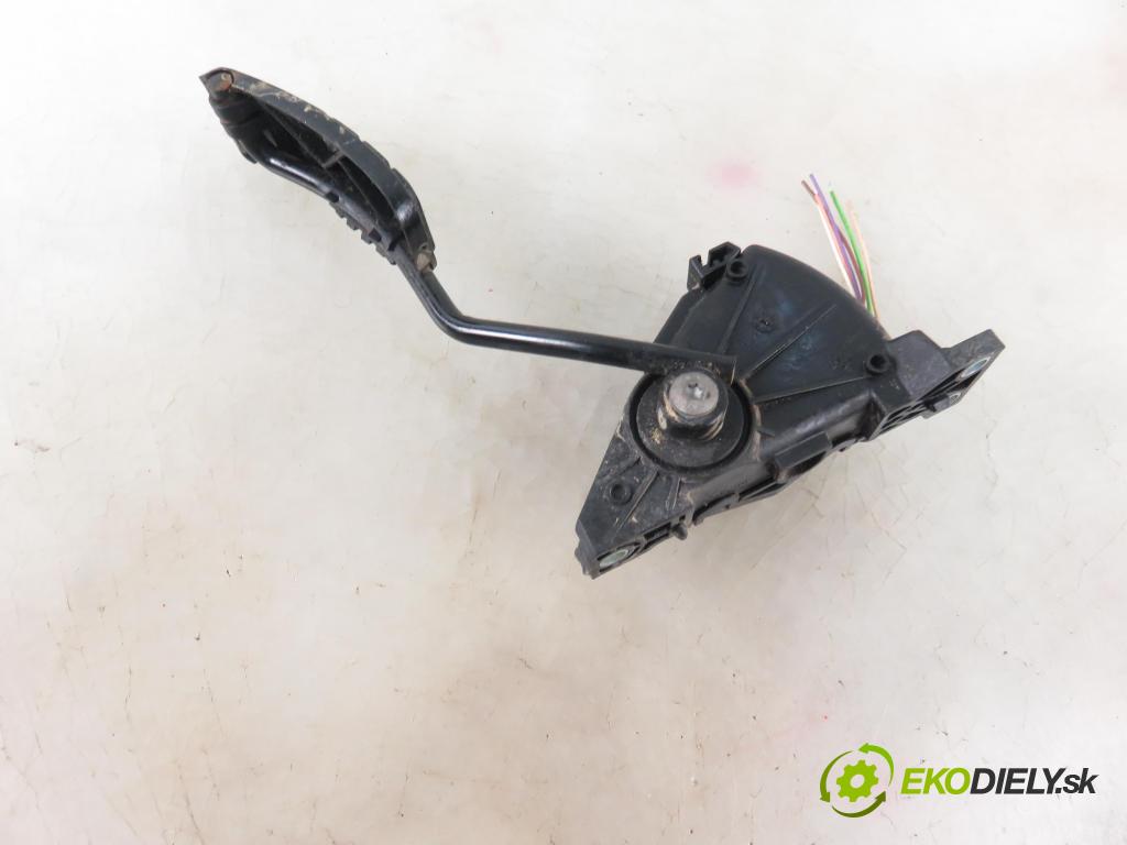 RENAULT MASTER II Skrzynia (FD) FURGON 2004 73,00 2.5 dCi 100 - G9U 754 2464,00 Potenciometer plynu 7700314525 (Pedále)