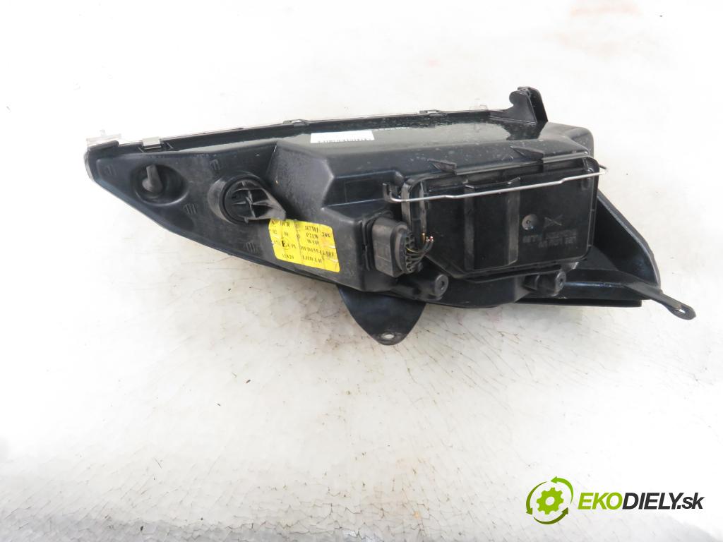 FORD FOCUS Turnier (DNW) KOMBI 2004 85,00 1.8 TDCi - F9DA 1753,00 Svetlo LP