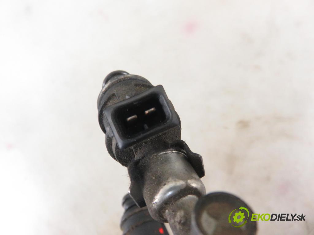 OPEL VECTRA C GTS (Z02) LIFTBACK 2004 90,00 1.8 16V 122 - Z 18 XE 1796,00 Lišta vstrekovacia 90536149 (Vstrekovacie lišty)