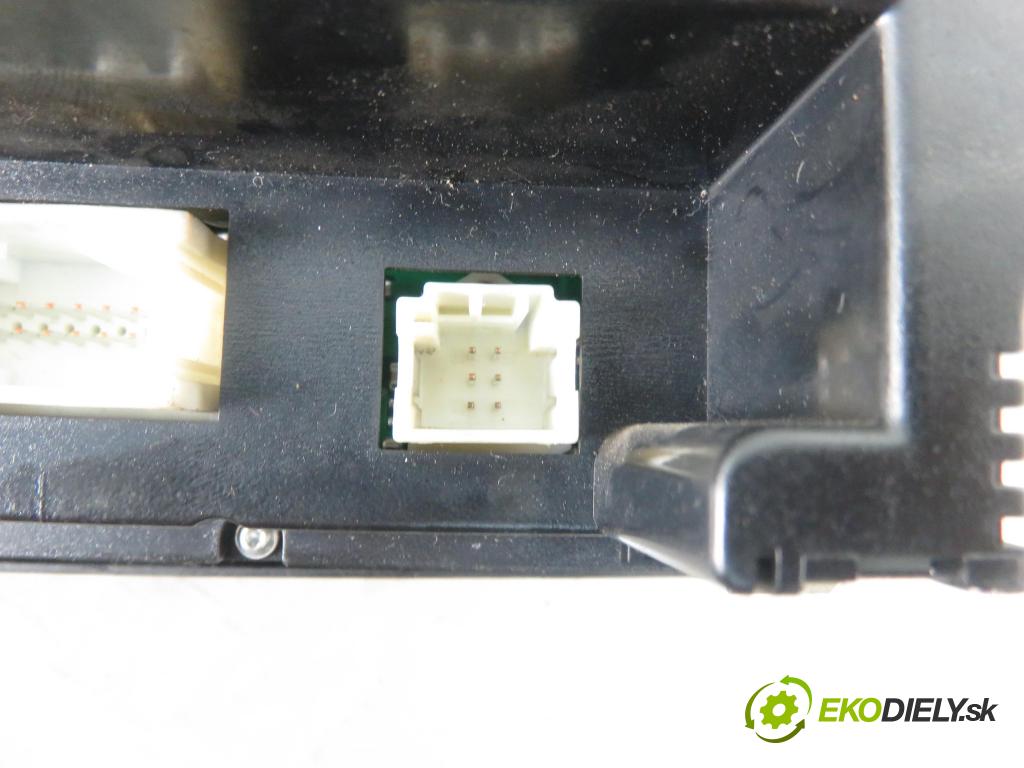 BMW 3 Touring (E46) KOMBI 2004 110,00 320 d 150 - M47 D20 (204D4) 1995,00 Panel topení KLIMATRONIK 64114126707