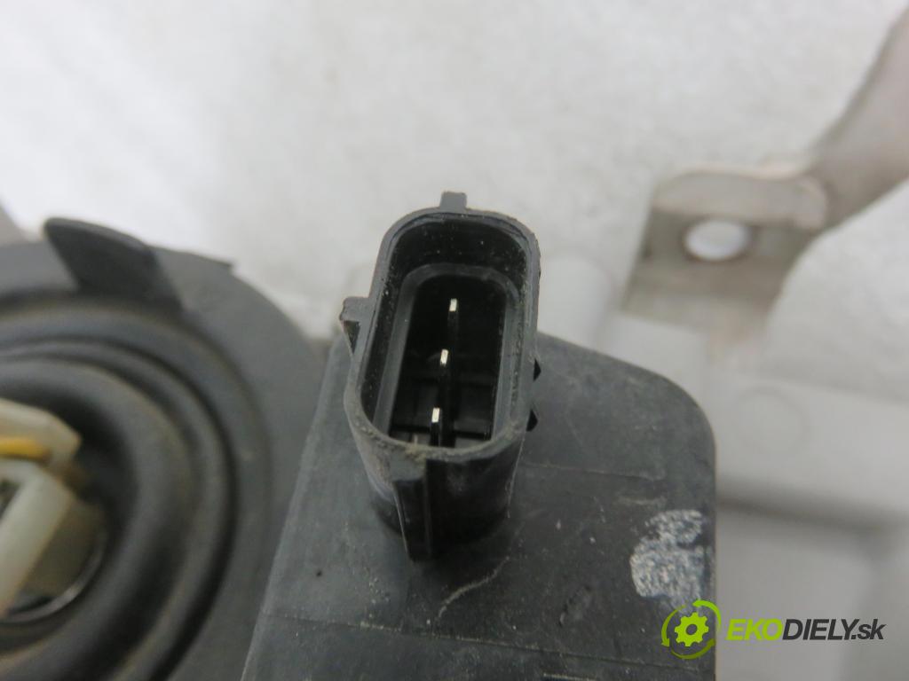 CHEVROLET AVEO / KALOS liftback (T200) HB 2005 69,00 1.4 16V 94 E-TEC II - F14D3 1399,00 Svetlo PP