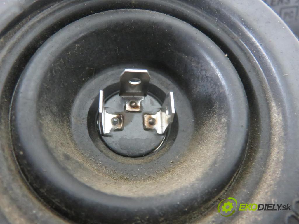 SUZUKI IGNIS (FH) HB 2001 61,00 1.3 4WD 83 (RG413) - M13A 1328,00 Svetlo PP