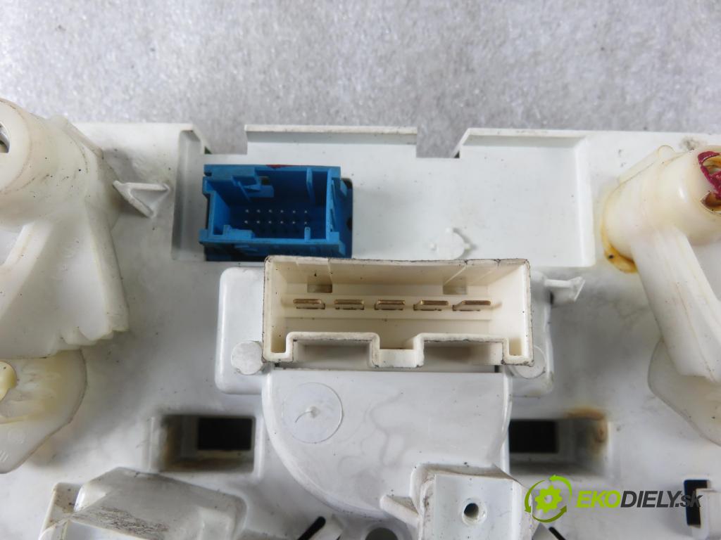 FIAT GRANDE PUNTO (199_) HB 2007 55,00 1.3 D Multijet 75 - 199 A2.000 1248,00 Panel topení KLIMATRONIK 5G1140100