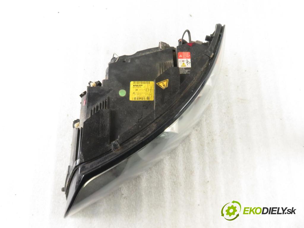 VOLVO V50 (MW) KOMBI 2006 100,00 2.0 D 136 - D 4204 T (PSA) 1997,00 Svetlo LP 30678916