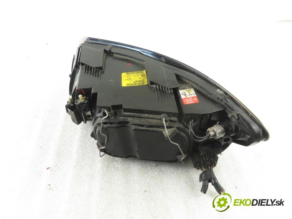 VOLVO V50 (MW) KOMBI 2006 100,00 2.0 D 136 - D 4204 T (PSA) 1997,00 Svetlo PP 30698653