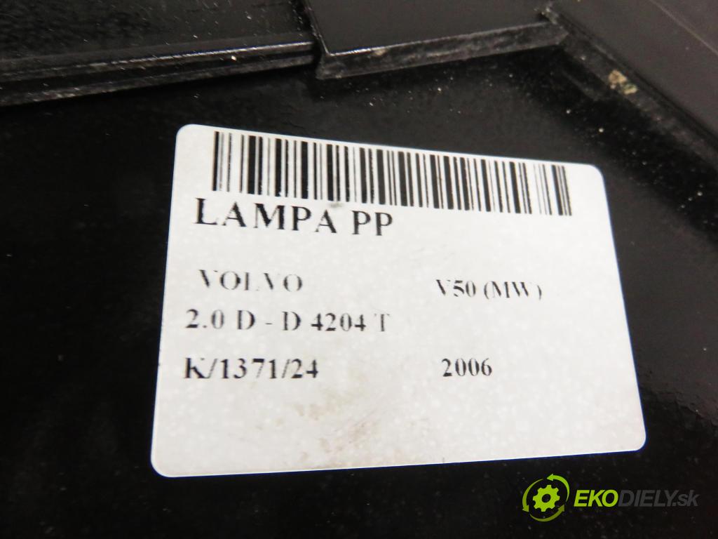 VOLVO V50 (MW) KOMBI 2006 100,00 2.0 D 136 - D 4204 T (PSA) 1997,00 Svetlo PP 30698653